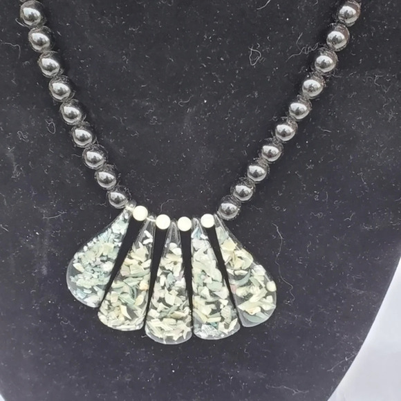 VTG 60 's Lucite encased abalone necklace - Picture 5 of 8